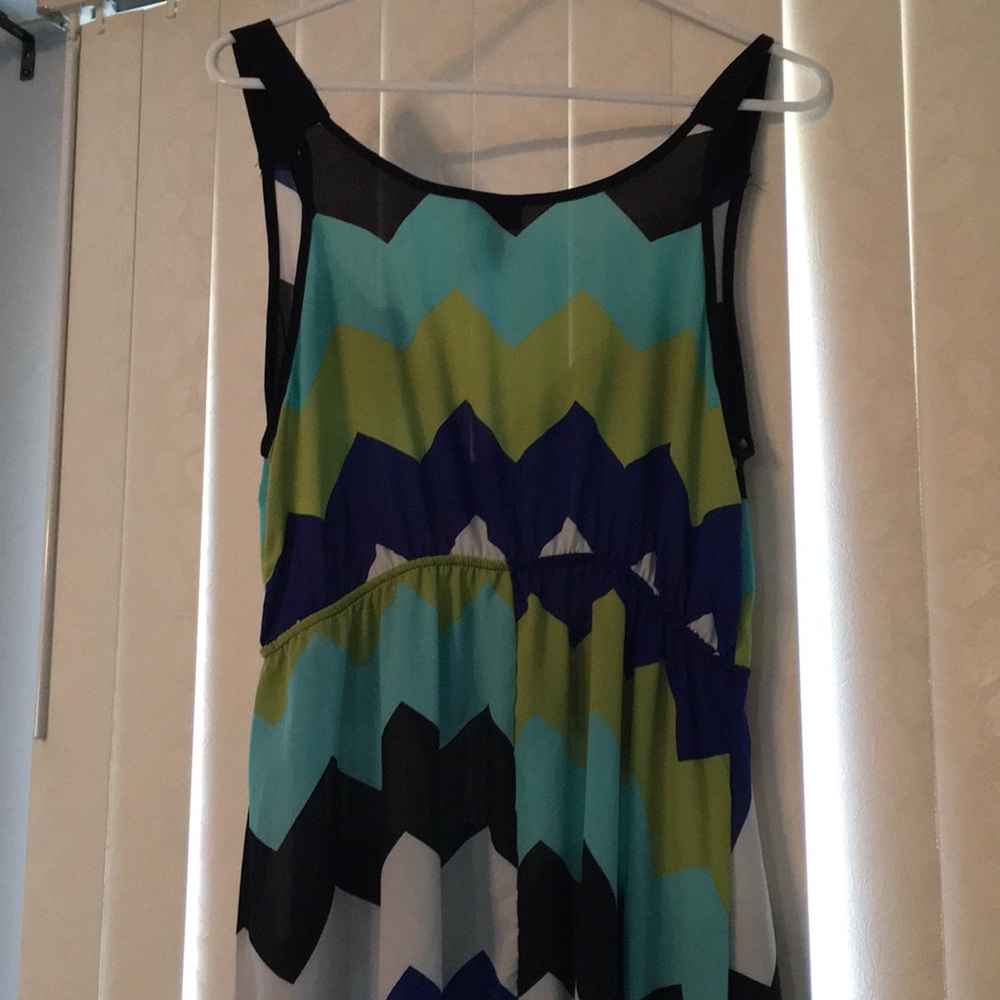 Spring Dress with Pattern - Picture 3 of 4